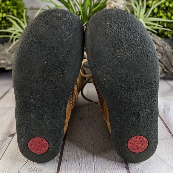 Tsonga Fleece Lined Leather Moc Style Boots - Picture 6 of 9